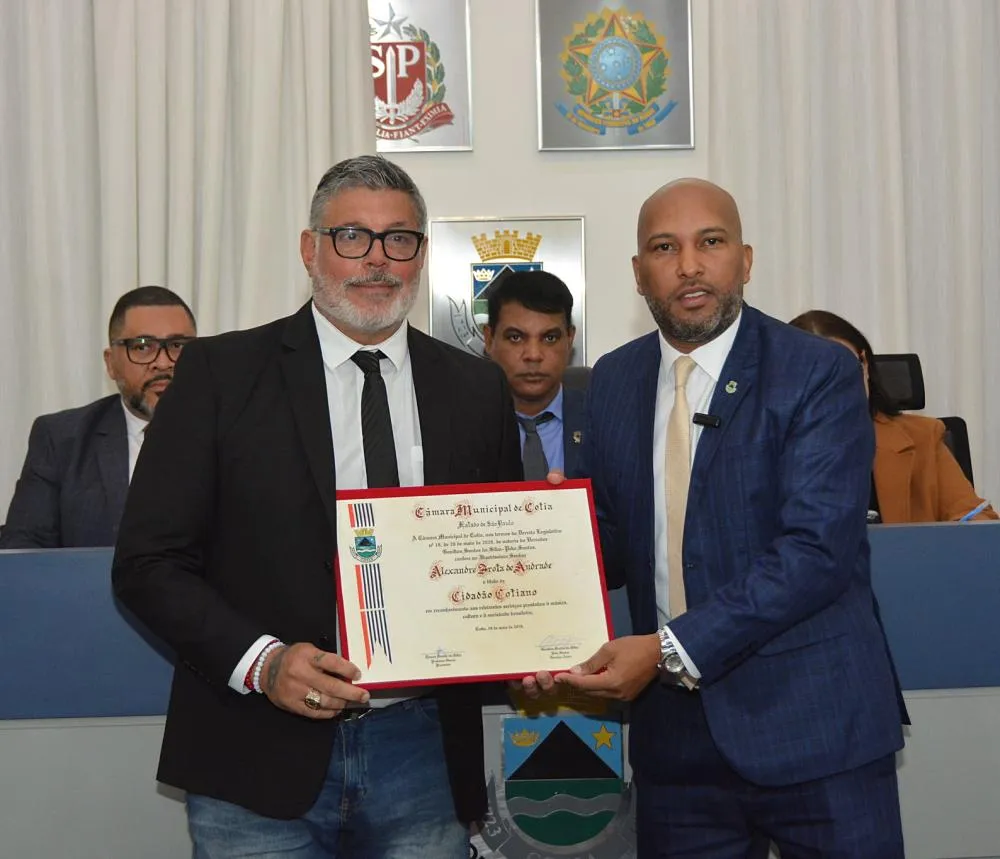 COTIA RECONHECE ALEXANDRE FROTA COM TÍTULO DE CIDADÃO COTIANO